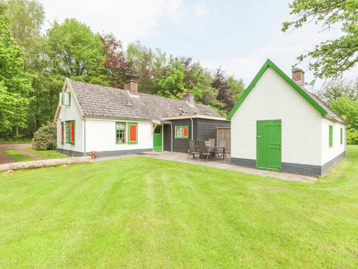 Cozy Holiday Home near Forest in Baarn Buitenkant foto