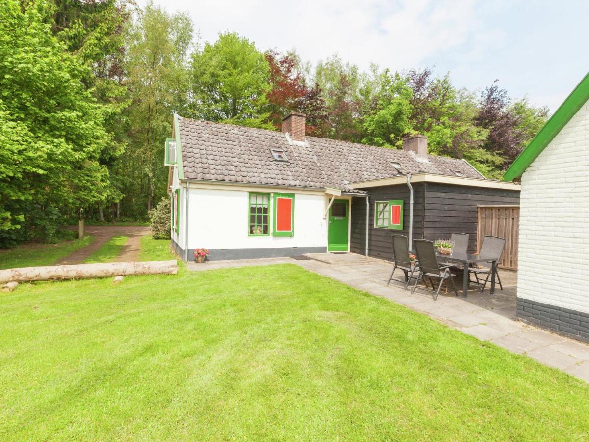 Cozy Holiday Home near Forest in Baarn Buitenkant foto